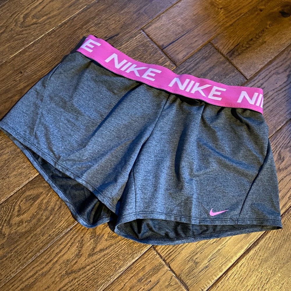 Nike Shorts size M